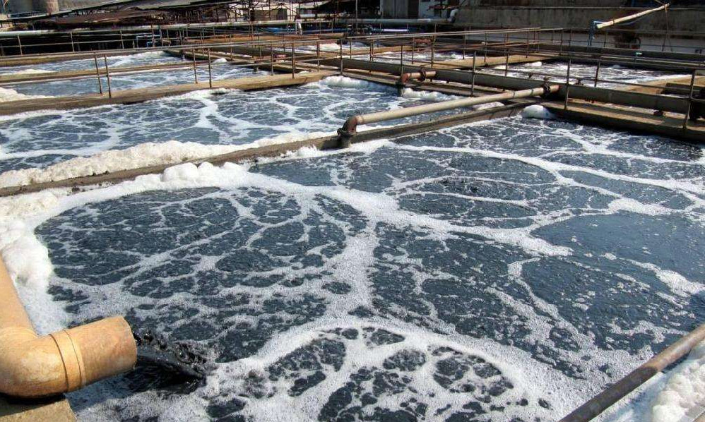 (圖:垃圾廢水處理起泡場景-南輝)